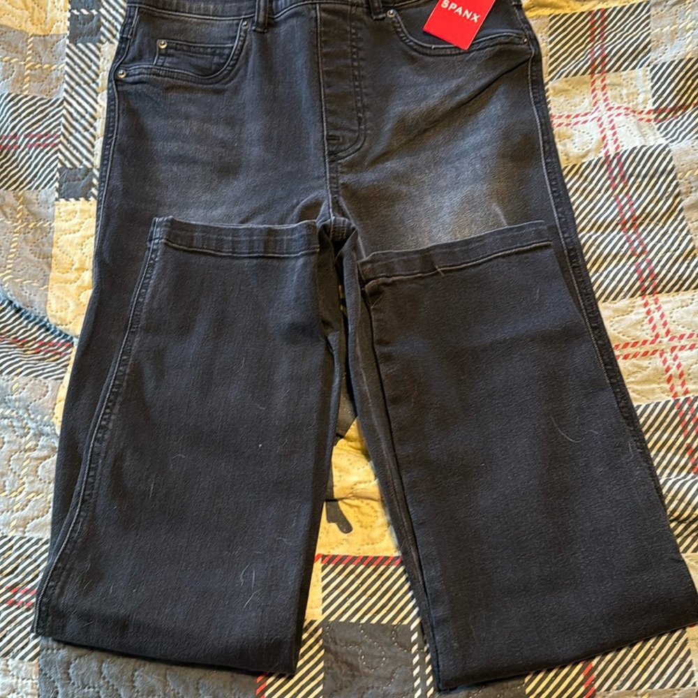 (LAST PRICE DROP) NWT Spanx str leg jeans size small